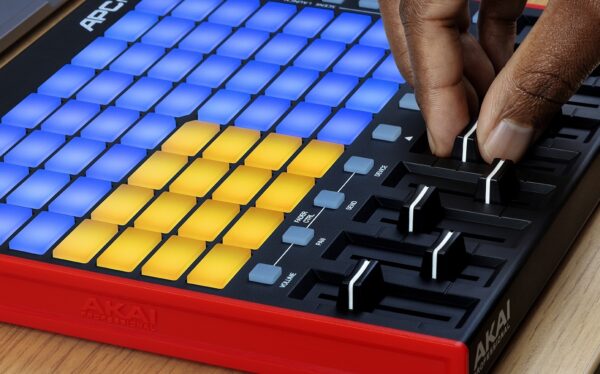 LUMiVERSE Akai APC Mini mk2 Ableton Live Controller جهاز تحكم ...